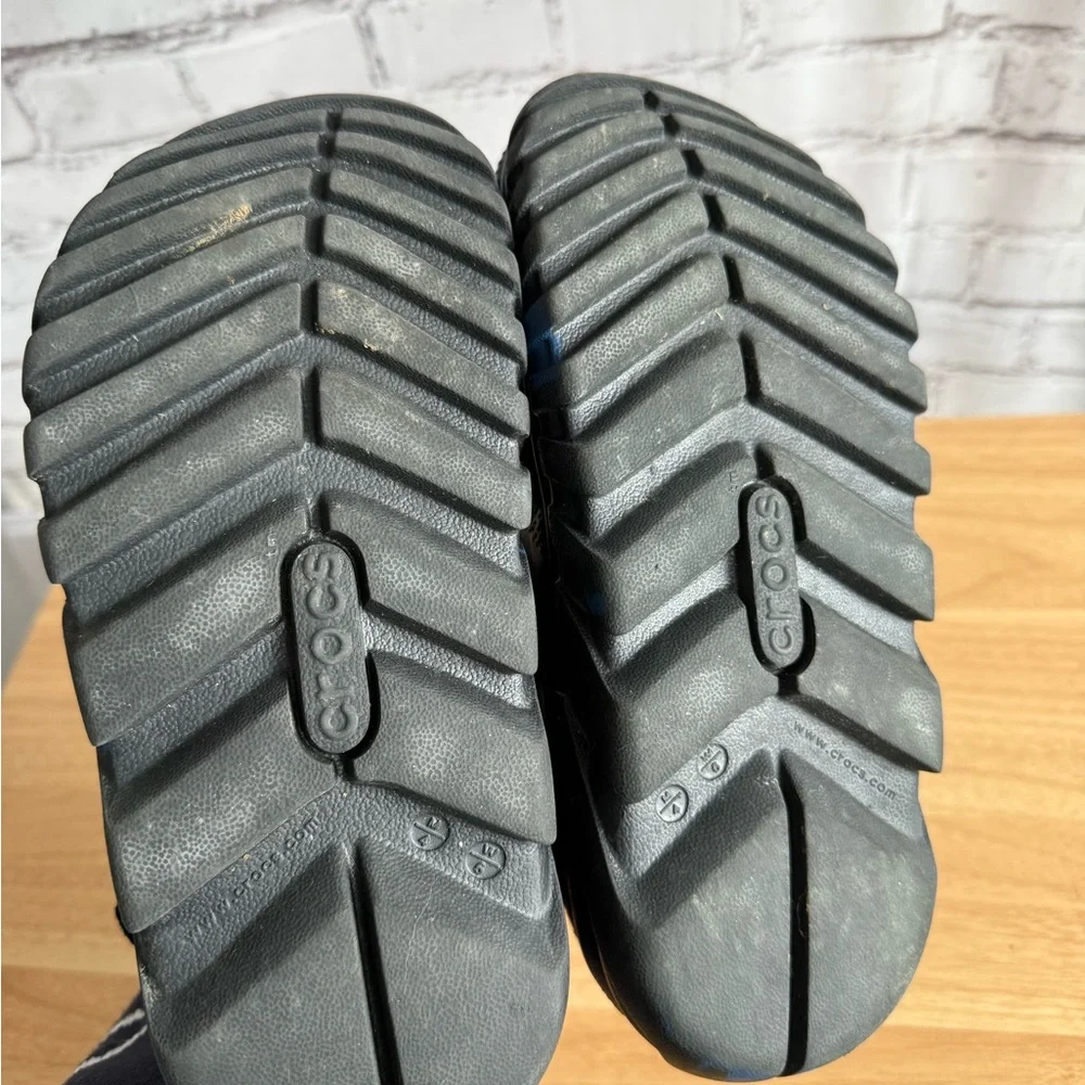 CROCS Kids Black and‎ Blue Water Shoes